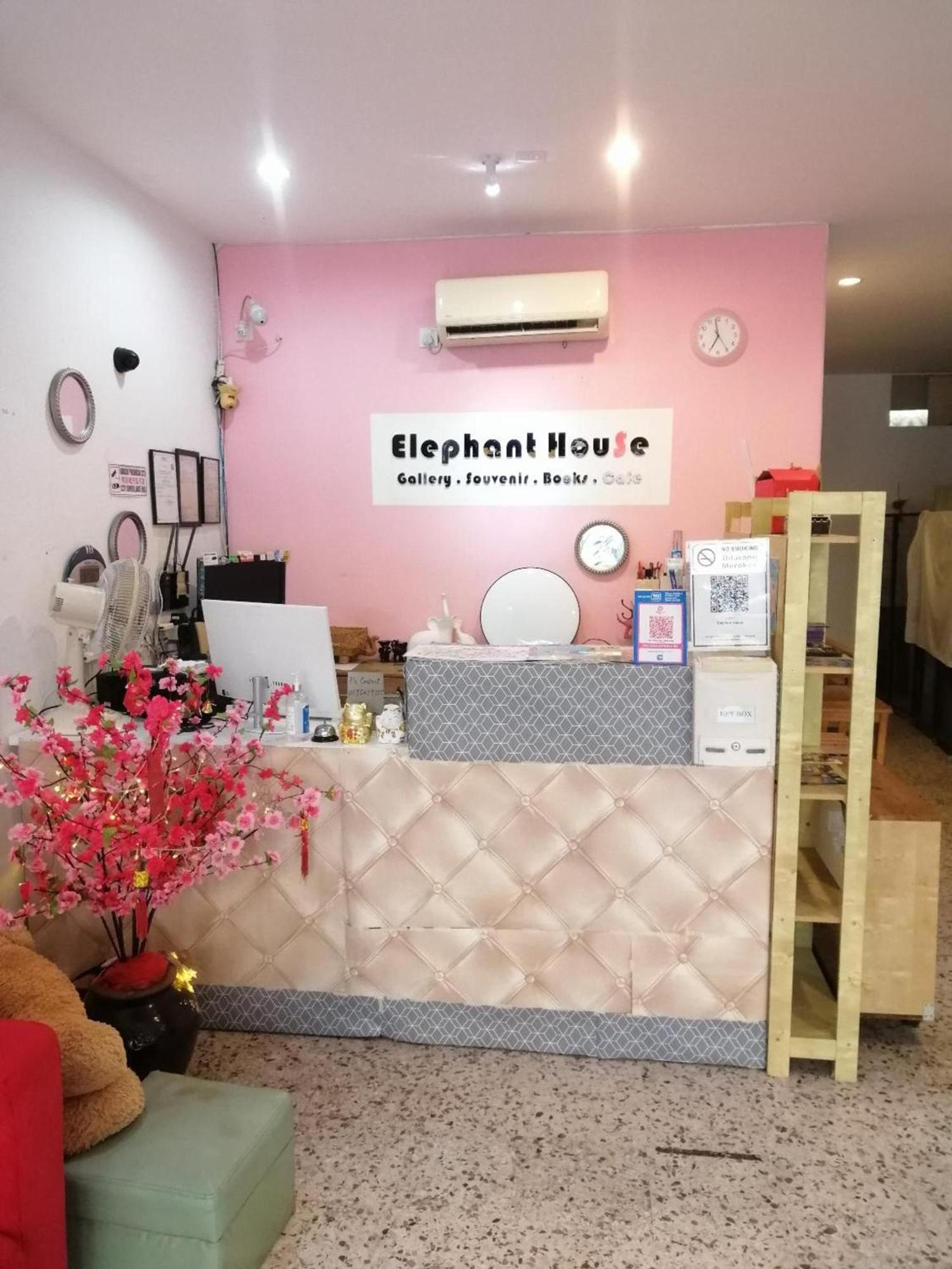 Oyo 91068 Elephant House Boutique Hotel George Town Exterior foto